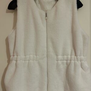 White Fleece Vest with Pearl Zipper